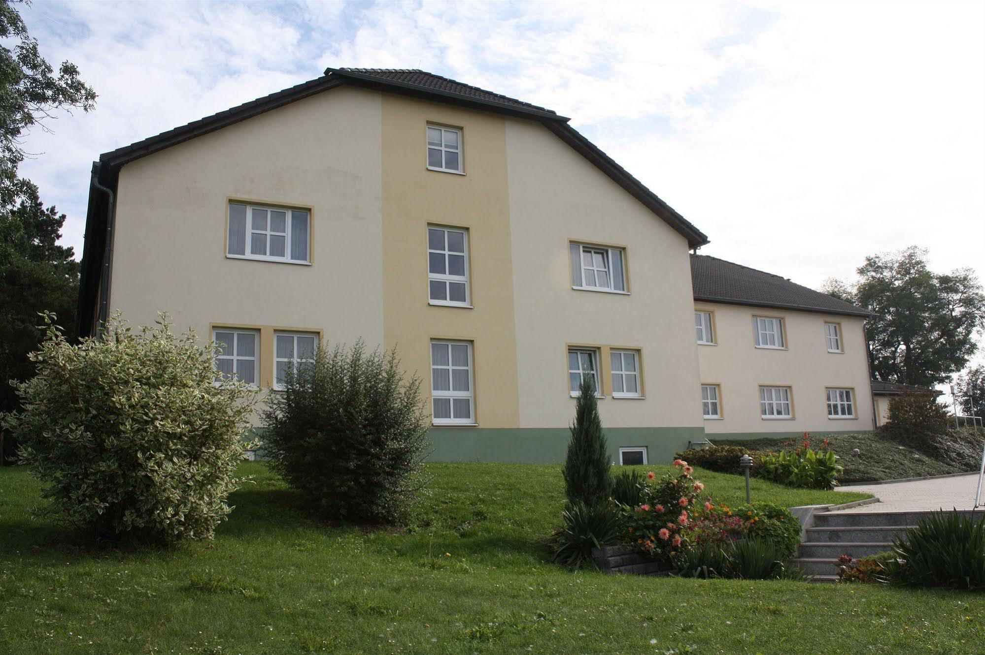 Hotel & Restaurant Bergfried Saalfeld Saale Exteriér fotografie